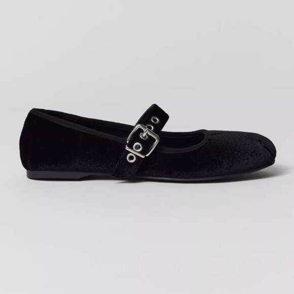 UO Sammy Grommet Strap Ballet Flat - Picture 1 of 11
